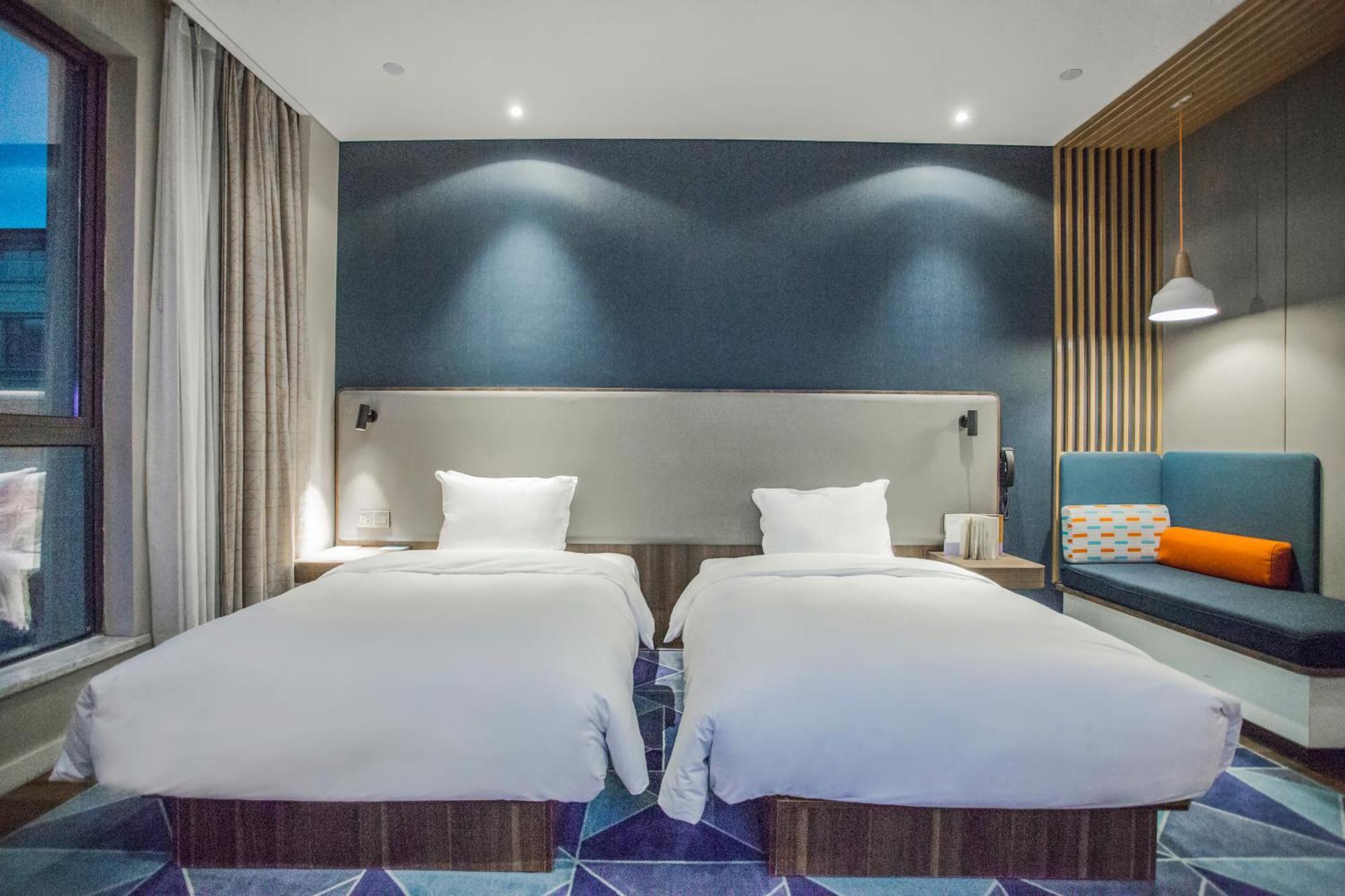 Holiday Inn Express Shanghai Pudong Chuansha, An Ihg Hotel Eksteriør bilde