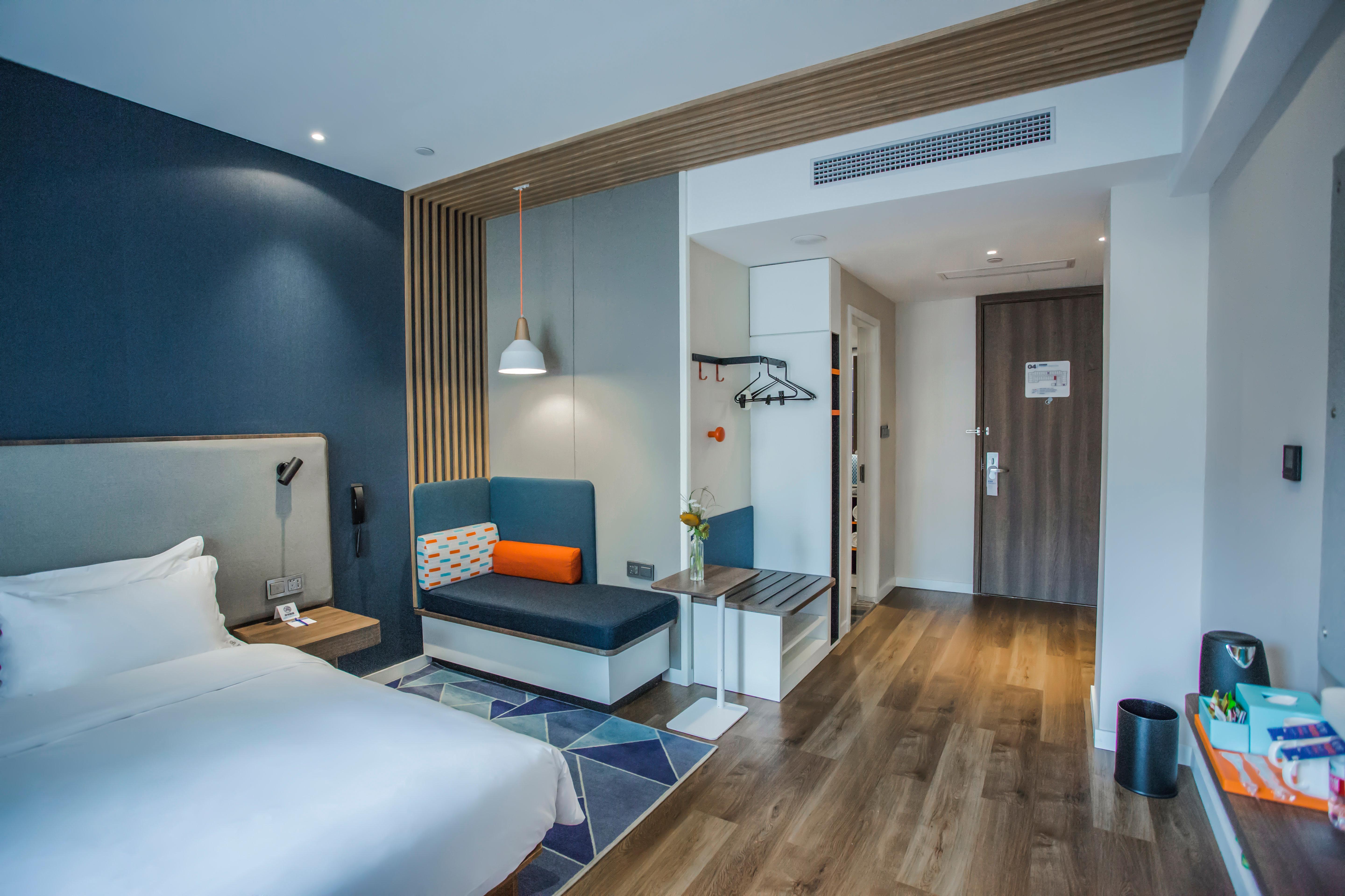 Holiday Inn Express Shanghai Pudong Chuansha, An Ihg Hotel Eksteriør bilde